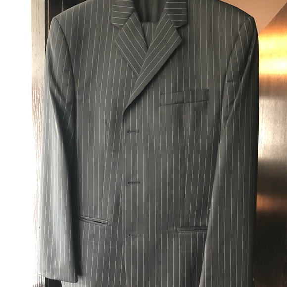 SUIT - Picture 1 of 1